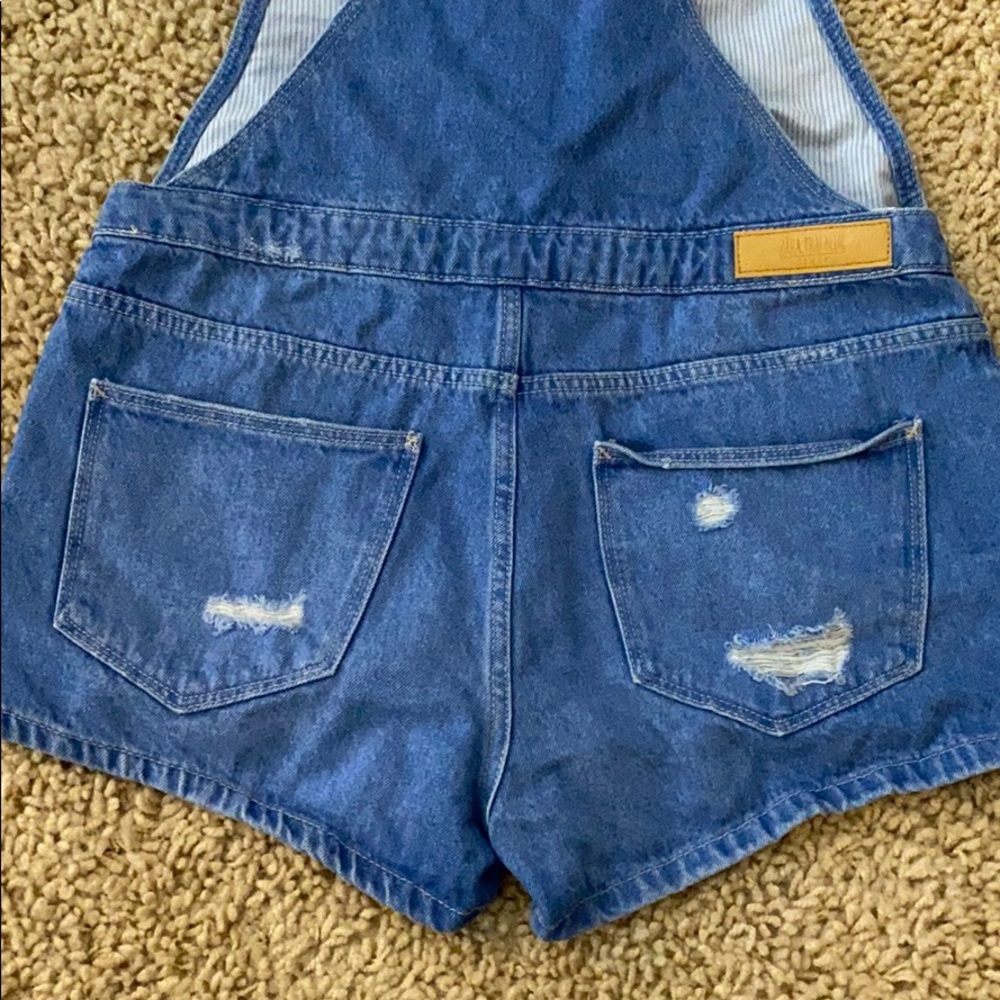 Zara - Picture 4 of 8